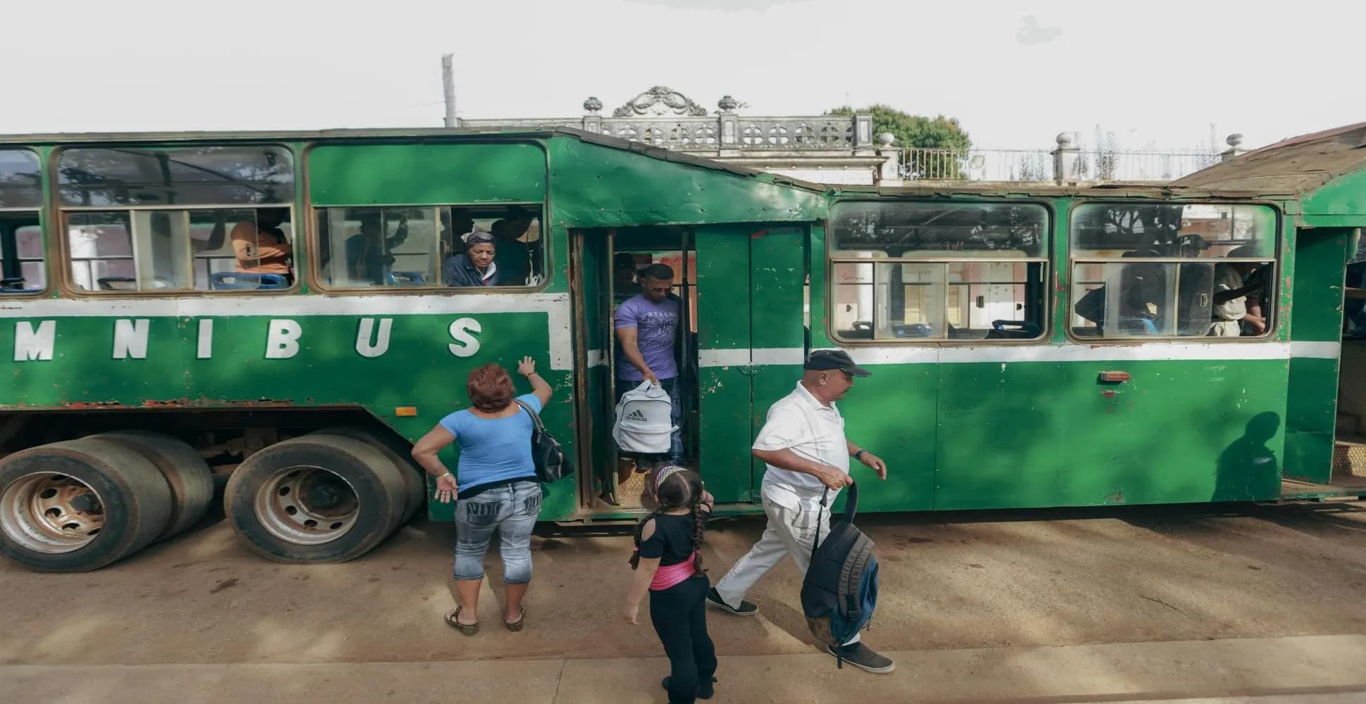 Cautionnement Omnibus : Tout Savoir pour Optimiser vos Garanties